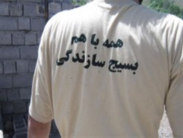 مرمت منزل مادر شهید در اردوهای جهادی شهرستان مه ولات