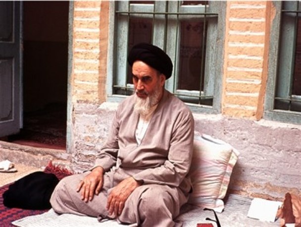 روزی که دولت ما توجه به کاخ پیدا کرد، روزی است که باید فاتحه دولت و ملت را خواند