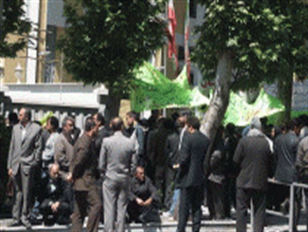 کمر دامداران از واردات بی رویه شکست/ صدقه نمی خواهیم، قانون را اجرا کنید