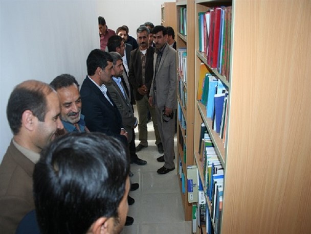 کتاب و کتابخانه باعث شور و نشاط مثبت در جامعه می شود
