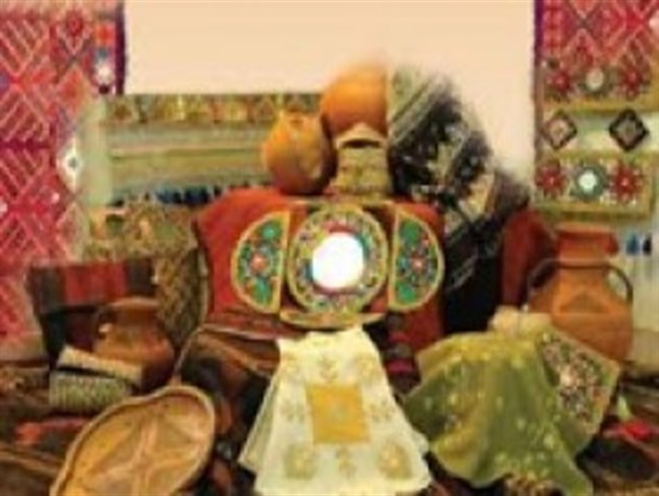 استفاده از صنایع دستی به عنوان هدیه در سازمان ها/ مردم از صنایع دستی در تزیینات منازل استفاده کنند