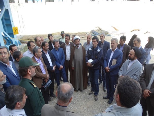 بازدید مسئولین شهرستان ازنا از کارخانه فولاد