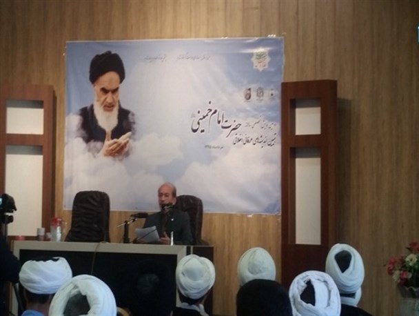 امام راحل در سیر و سلوک و عرفان قائل به گزینش استاد بود/ بعد عملی عرفان در رفتا رامام ر احل تجلی کرده بود