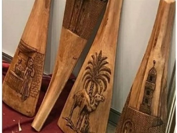 خلق آثاری بی نظیر با هنر دست مردان و زنان بلوچ /"تَپوتک " نقشی ماندگار بر درخت خرماست