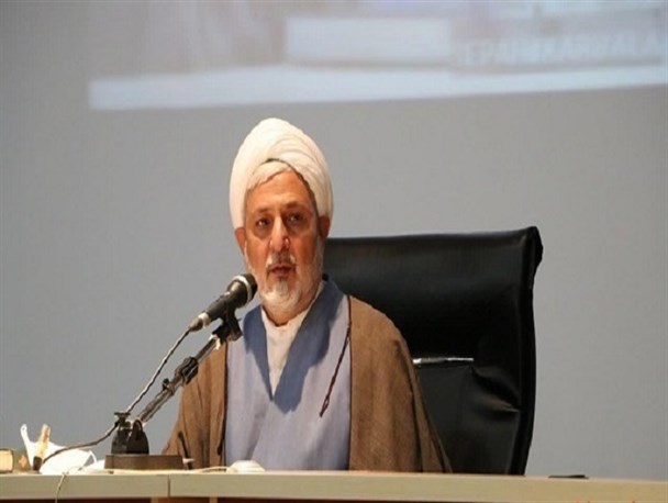 مسئولیت روحانیت در جامعه خیلی سنگین است