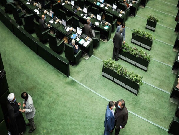 دخالت نمایندگان در انتصاب مدیران تا سطح شهرداری‌ها رسیده!/ پیشرفت کشور با قومیت‌گرایی و تیم‌بازی محقق نمی‌شود