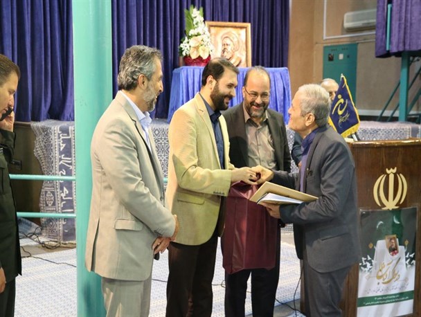 محفل شعرخوانی ویژه رحلت امام خمینی(ره) با عنوان "در سوگ آفتاب" برگزار شد