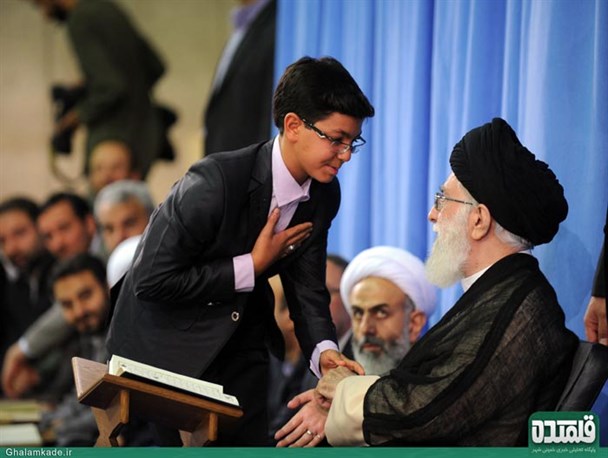 تلاوت قرآن مهدی شیروی قاری نوجوان خمینی شهری در محضر رهبر انقلاب + تصویر