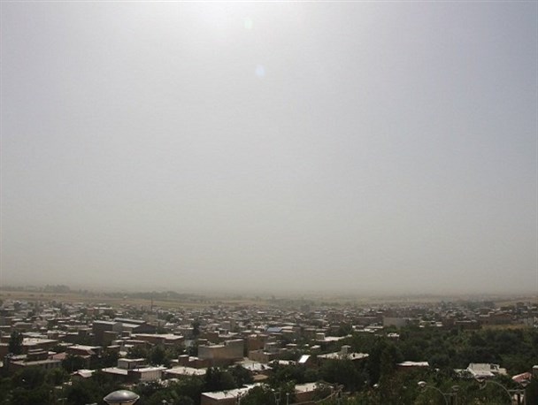 چتر ریزگردها بر آسمان استان مرکزی