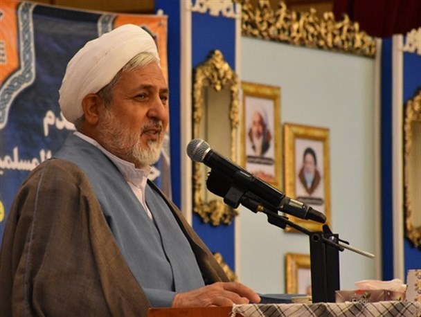 دلبستگان به آمریکا شریک جرم شیطان بزرگ هستند