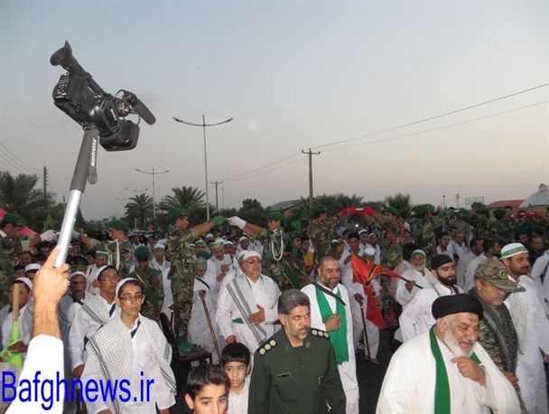 کبوتران حرم از بافق به سوی حرم امام رضا(ع) پر کشیدند +تصاویر