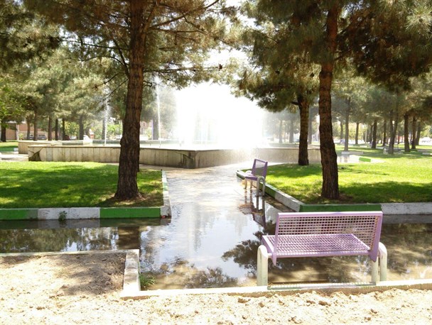 وقتی فواره های آبی در بناب موجب اسراف بی رویه مایه حیات می شود!+تصاویر
