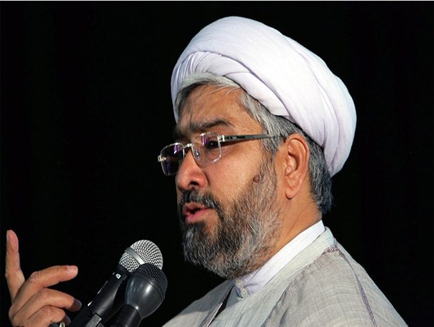 دسیسه دشمنان باعث فروپاشی نهاد خانواده ها می شود