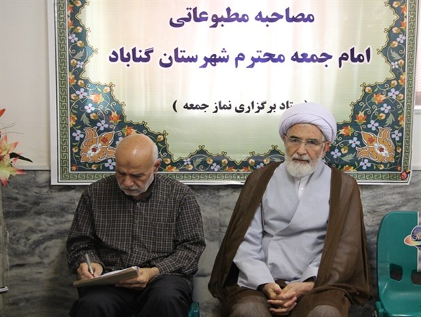 بیان مشکلات و انتقادات در نمازجمعه پشتیبان پیگیری‌های مسئولین است / نمازجمعه یکی از محورهای اصلی در مبارزه فرهنگی با دسیسه‌های دشمنان