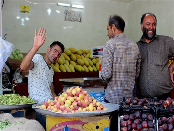 بازار تابستانی میوه و تره‌بار لنجان/ تصاویر