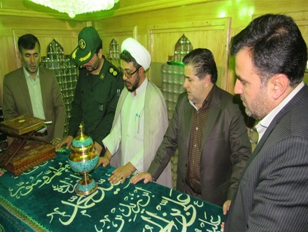 امامزاده سیدمحمد خمینی شهر غبارروبی و عطرافشانی شد+ تصاویر