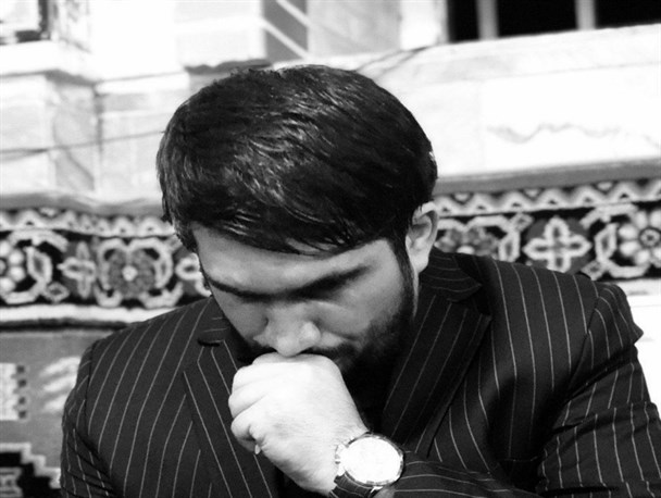 مرحوم  منصوری مداح عالی قدر و انقلابی بود