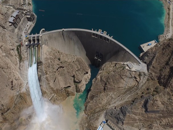 میلیون ها متر مکعب آب شیرین به دریاها سرازیر می شود/ سدهای جدید جنوب شرق کشور سال‌هاست در مرحله مطالعه خاک می‌خورند