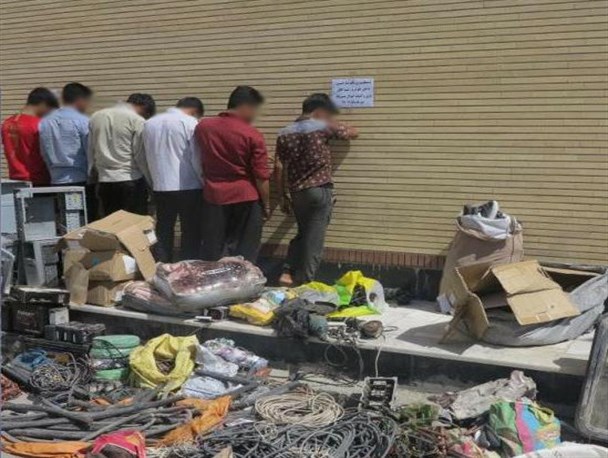 شناسایی و دستگیری ۳۶۶ سارق سیم و کابل برق در بندرعباس