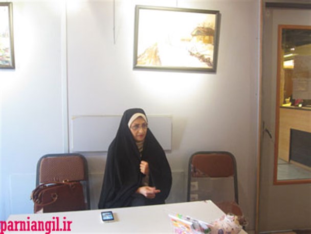 تحصیلاتِ نقاشی ودانشگاهی ندارم/من برای نقاشی کردن عکس می گیرم