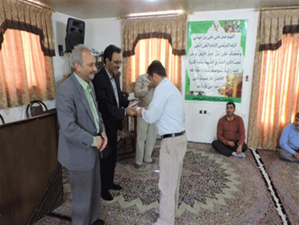 نماز نشانه خضوع در برابر خالق هستی و موجب هدایت انسان بسوی کمال می شود