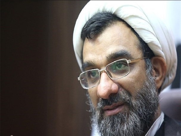 مدل ساختار بنگاه‌های اقتصادی به مردم‌سالار تغییر کند/ سپاه پاسداران باید در پیاده سازی ساختارهای اقتصاد مقاومتی ورود داشته باشد