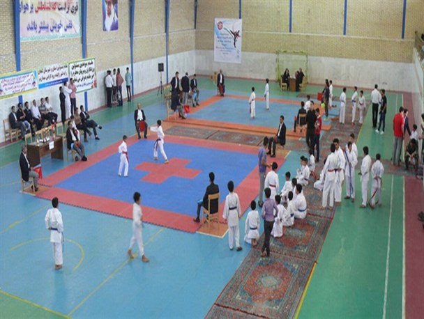 قهرمانی لنجان در مسابقات کاراته استانی+ تصاویر