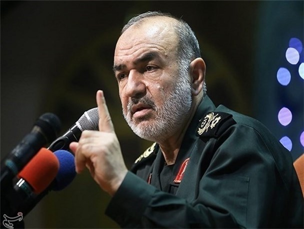 تفکر «مدل برجام» برای حفظ استقلال کشور در عمل محکوم به شکست است/ امروز در فضاهای دور دست با دشمنان اسلام در نبرد هستیم/ سالانه ۳۸ هزار نوجوان آمریکایی خودکشی می‌کنند