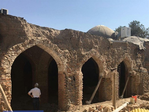 مرمت مسجد کریم‌خان به سرعت و با جدیت در حال انجام است