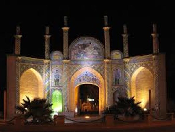 طرح ساماندهی میدان ارگ سمنان، تحویل شهرداری شد