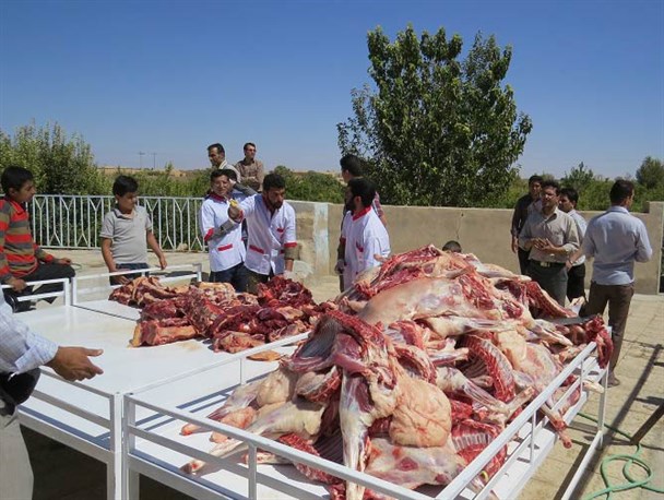 توزیع یک تن و 550 کیلوگرم گوشت بین نیازمندان شهرستان ابرکوه