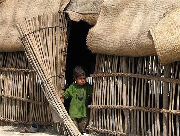 سوند بافی،هنری آمیخته از لطافت سرانگشت هنرمندان بندری و ساقه های درخت خرما