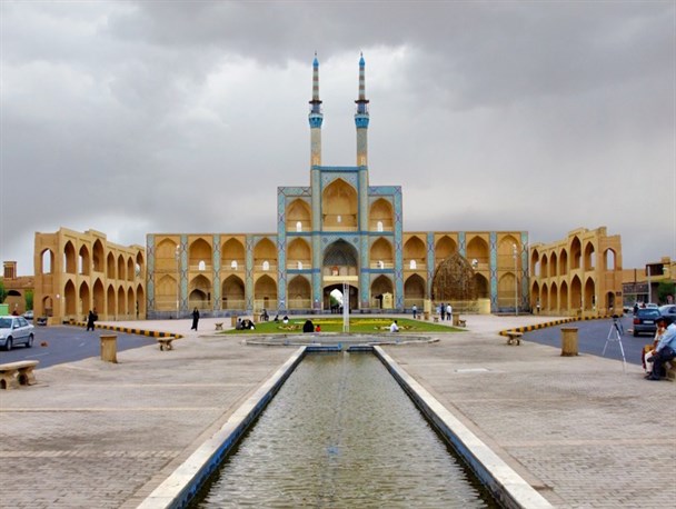 یزدی‌ها برای جمع کردن کولر عجله نکنند
