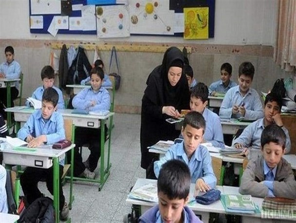 ۴ هزار معلم مازندران در آستانه سال تحصیلی بازنشسته شدند/جبران کمبود معلم با نیروهای حق‌التدریسی