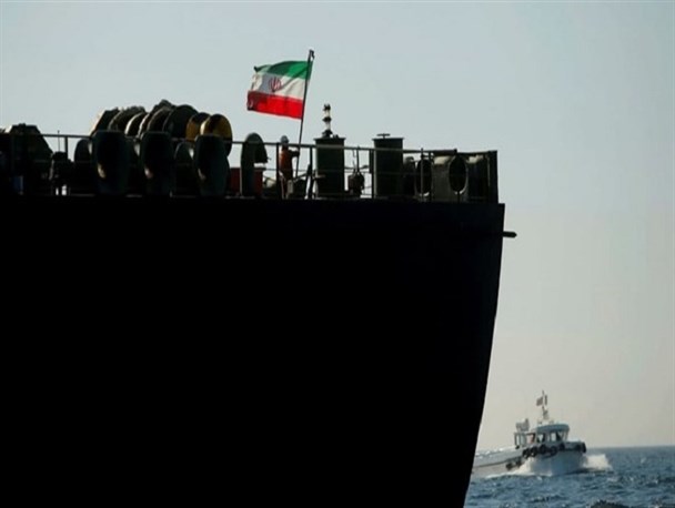 الاخبار: کشتی ایرانی وارد آب‌های سوریه شد؛ سوخت با تانکر به لبنان منتقل می‌شود