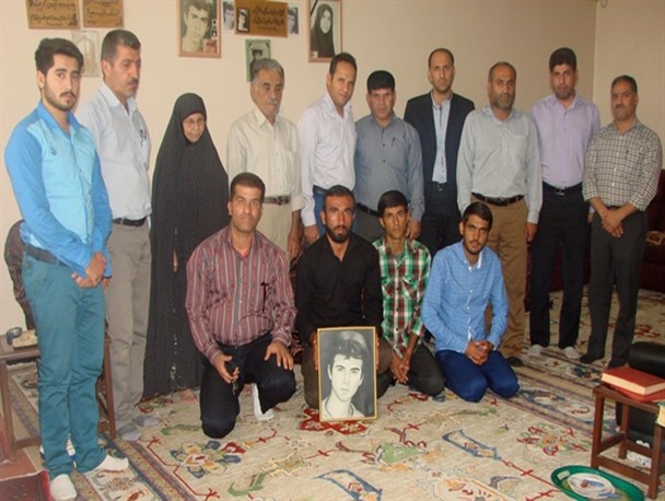 دیدار مسئولین دانشگاه پیام نور گچساران با خانواده شهداء