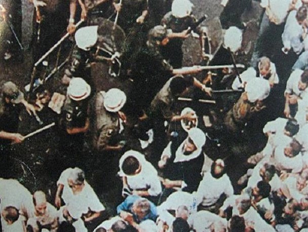 سینه ای نشان دار از جمعه خونین سال ۶۶ و دفاع مقدس