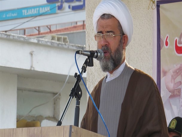 امام جمعه کلاله: نیروهای مسلح اقتدار خود را به جهان ثابت کنند