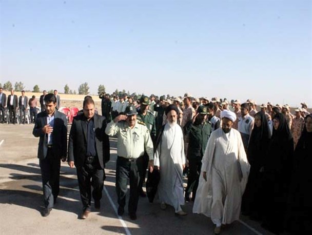 صبحگاه مشترک نیروهای نظامی و انتظامی شهرستان خاتم