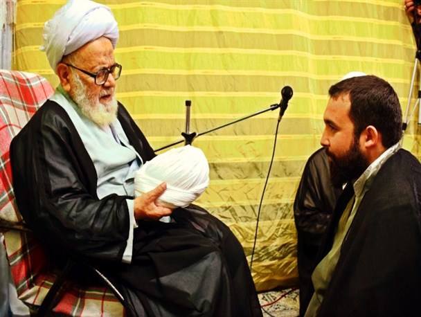 مراسم عمامه گذاری طلاب حوزه علمیه لاهیجان با حضور آیت‌الله مشفق لاهیجانی+گزارش تصویری