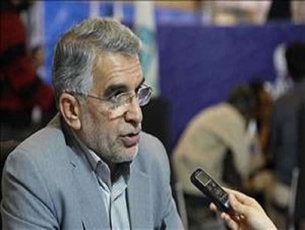 ظریف به نوعی رفتار کرد که انگار آمریکا دوست ایران است/وزیر خارجه ایران شأن خود را حفظ نکرد/استیضاح ظریف قابل بررسی است