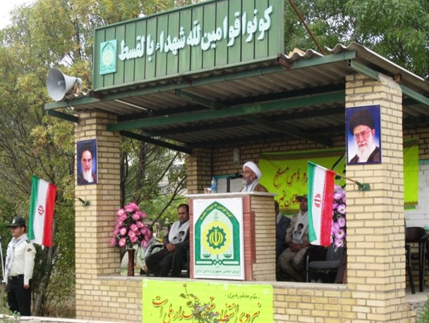 نیروی انتظامی با متخلفان جامعه قاطعانه برخورد کند