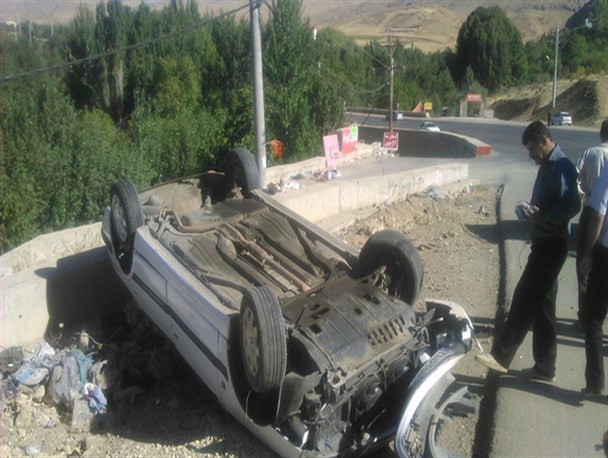 بازهم واژگونی خودرو درمحور سپیدان به شیراز