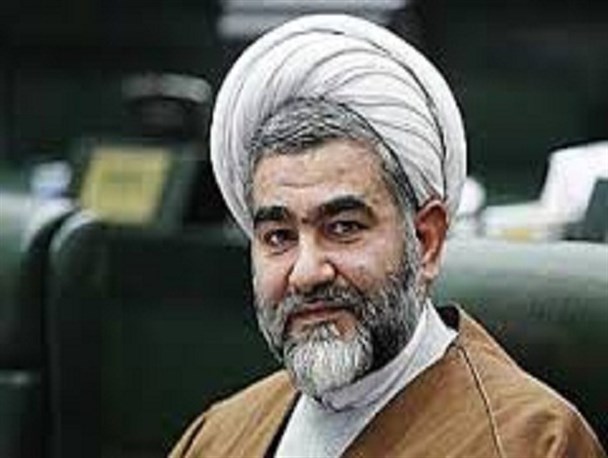 اکثر ایرادات رهبر انقلاب از قراردادهای نفتی رفع نشده است/ وزیر نفت نوعی نامحرمی بین دولت و مجلس ایجاد کرد