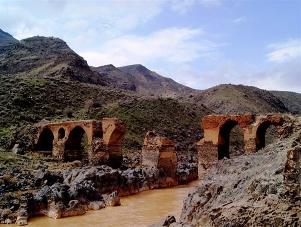 مرمت پل ۸۰۰ ساله پردلیث کوثر آغاز شد
