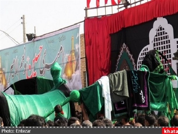آیین سنتی نخل برداری و طوق گردانی سفیدشهر در عزای اباعبدالله(ع)/ تصاویر