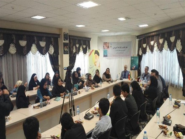 نویسنده کتاب "عاشقانه های یونس در شکم ماهی"به گلستان آمد