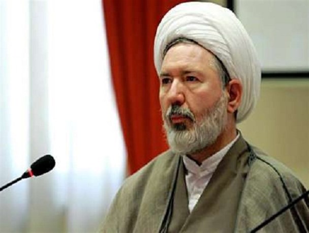 قوام جامعه اسلامی و شیعی بر محور ولایت فقیه است