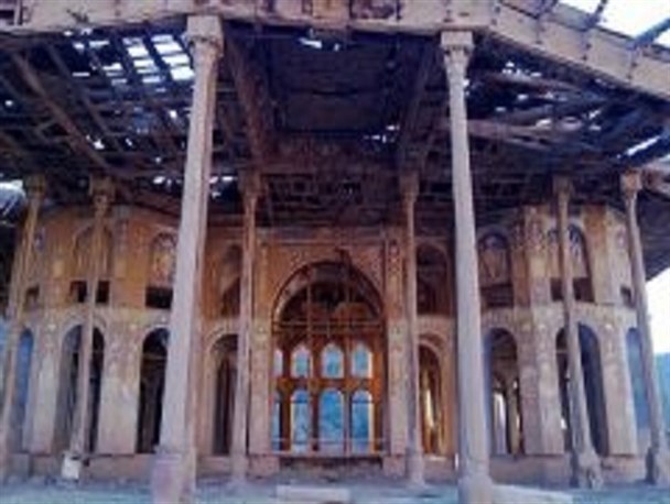 آغاز عملیات مرمت کاخ چهلستون سرهنگ آباد اردستان
