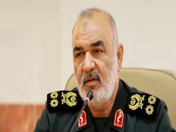 ملت هوشیار ایران با اراده قوی، در برابر زورگویی های دشمنان تسلیم نخواهد شد/باید در همه ابعاد با سرعت به سمت سازندگی برویم